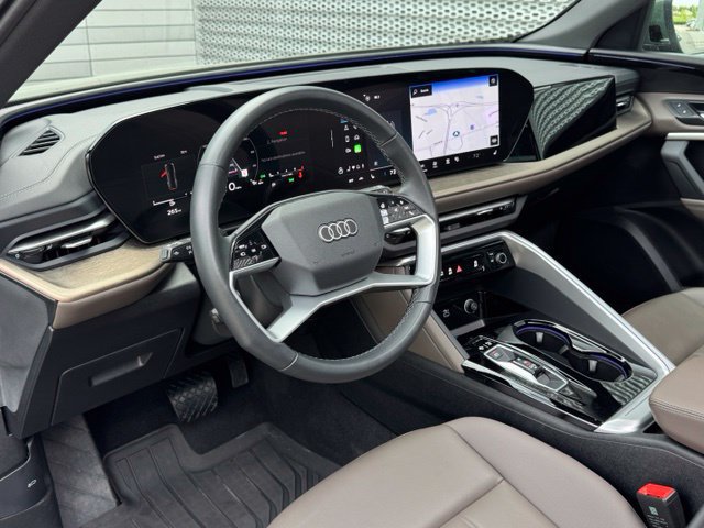 Certified 2025 Audi Q5 Premium w/ Convenience Package AWD/4WD image 9