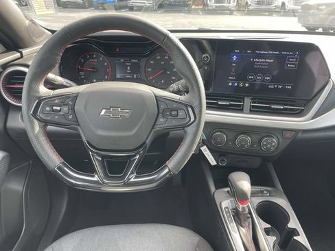 Used 2025 Chevrolet Trax RS w/ Driver Confidence Package FWD image 13