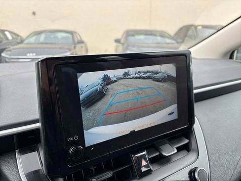 Used 2025 Toyota Corolla LE image 23