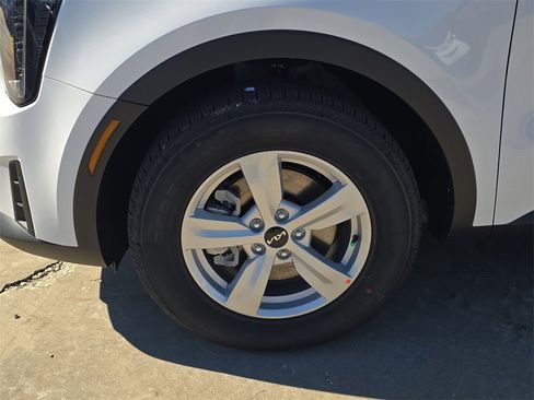 New 2026 Kia Sorento LX image 36