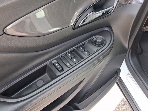 Used 2018 Buick Encore Essence FWD image 12