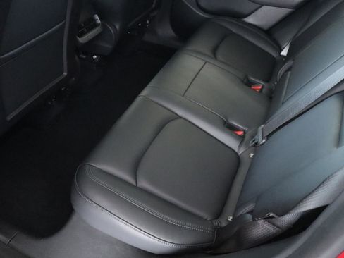 Used 2021 Tesla Model Y Long Range image 27