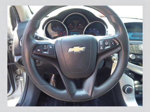 Used 2016 Chevrolet Cruze LT image 11
