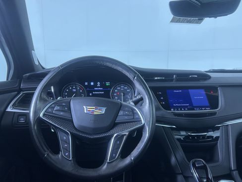 Certified 2022 Cadillac XT5 Sportv w/ Technology Package image 9