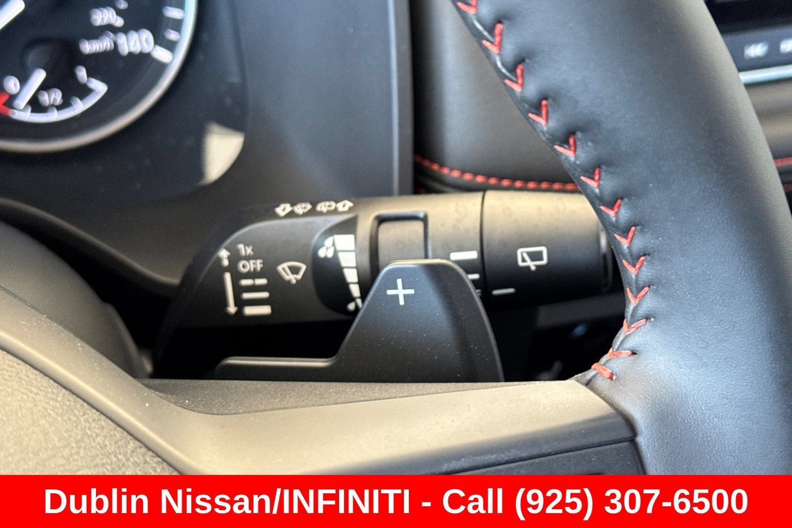 Used 2025 Nissan Rogue SV AWD/4WD image 40