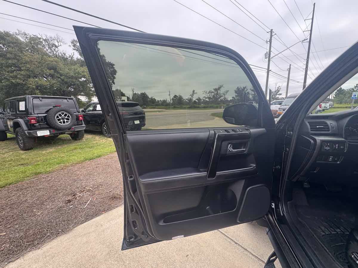 Used 2023 Toyota 4Runner 40th Anniversary SE AWD/4WD image 25