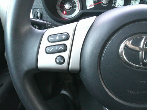 Used 2014 Toyota FJ Cruiser 4WD image 19