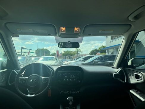 Used 2020 Kia Soul LX image 9