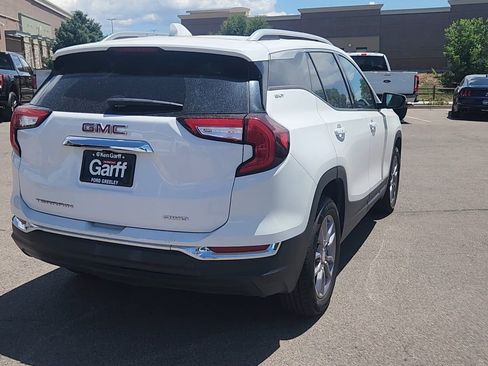 Used 2024 GMC Terrain SLT AWD/4WD image 9