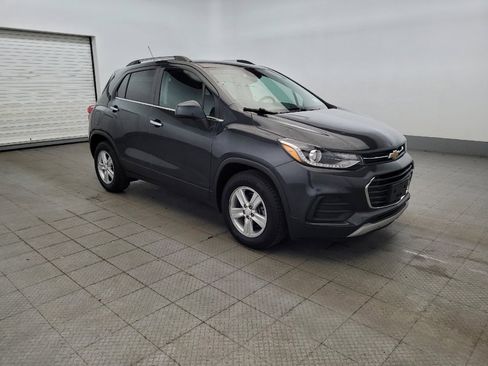 Used 2018 Chevrolet Trax LT w/ LT Convenience Package FWD image 11