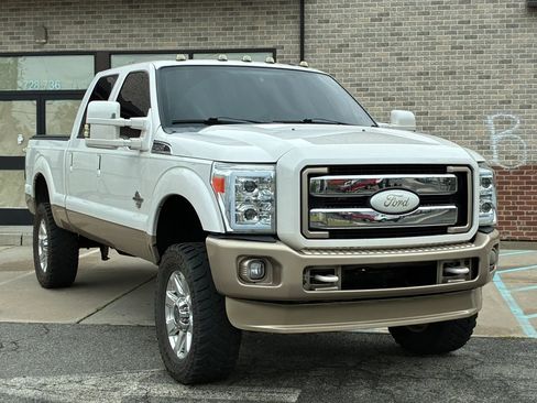 Used 2011 Ford F250 Lariat w/ Lariat Ultimate Pkg AWD/4WD image 3