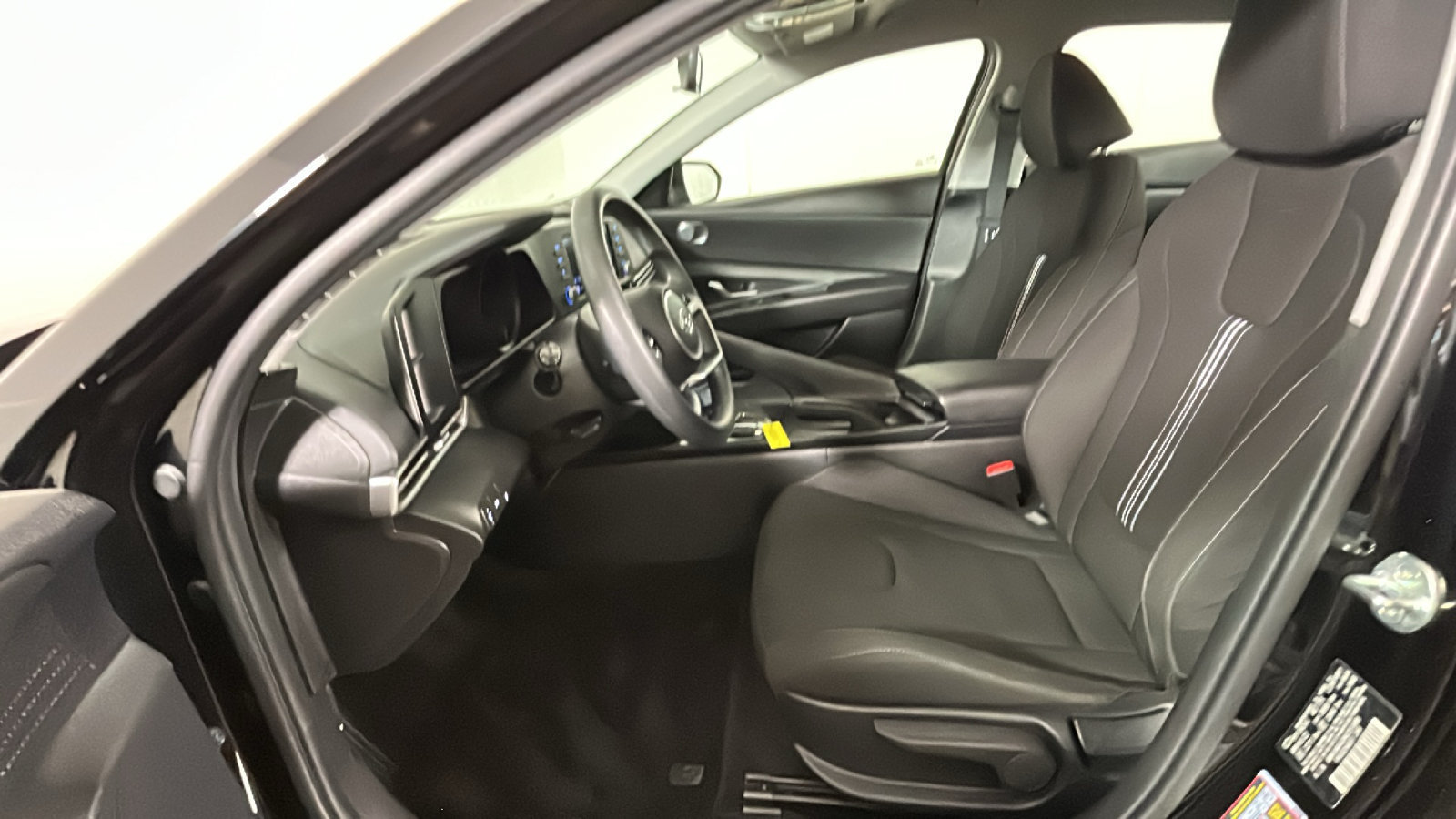 Used 2022 Hyundai Elantra SEL FWD image 13