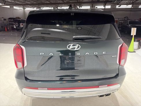 Used 2024 Hyundai Palisade Calligraphy image 5