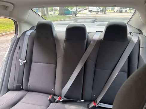 Used 2025 Nissan Sentra S FWD image 33