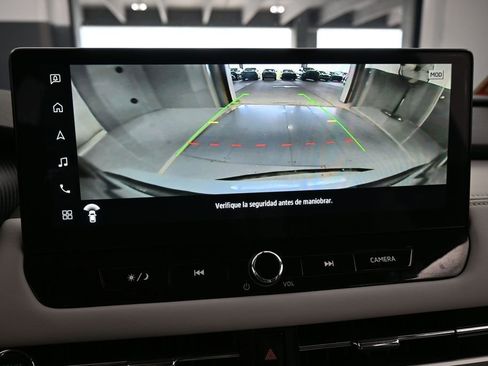 Used 2025 Mitsubishi Outlander SE FWD image 23