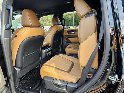 New 2026 Nissan Armada SL image 8