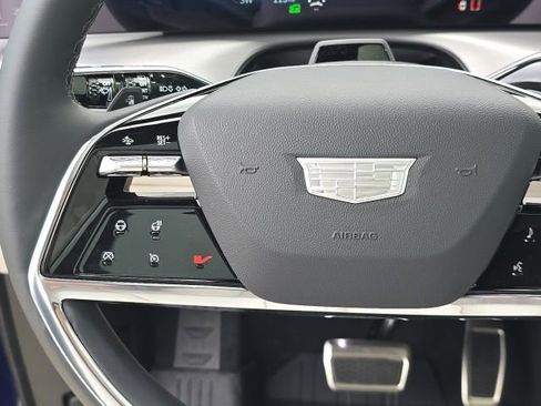 New 2026 Cadillac Vistiq Sport w/ LPO, Floor Liner Package image 23