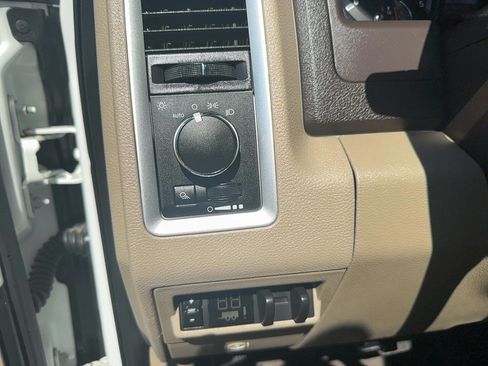 Used 2012 RAM 3500 SLT w/ Max Tow Pkg AWD/4WD image 21