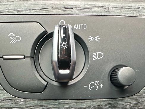 Used 2018 Audi A4 2.0T Premium w/ Convenience Package image 24