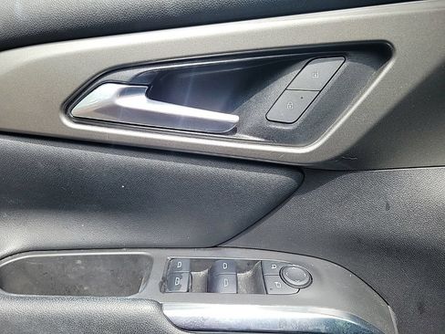 Used 2024 Chevrolet Traverse LS FWD image 12