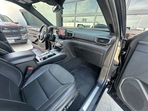 Used 2020 Ford Explorer Limited w/ Class III Trailer Tow Package RWD image 16