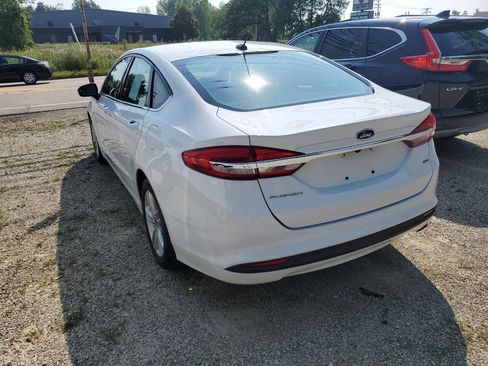 Used 2018 Ford Fusion SE image 4