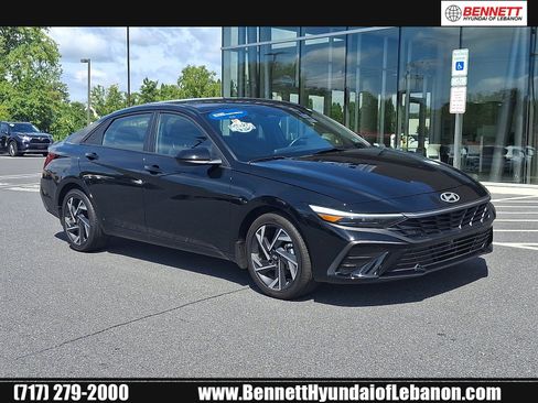 Used 2025 Hyundai Elantra SEL FWD image 1