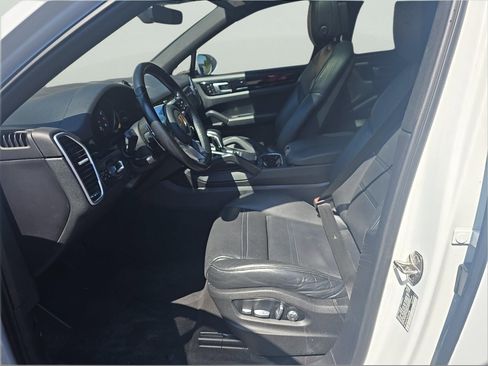 Used 2020 Porsche Cayenne AWD/4WD image 11
