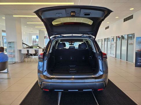 Certified 2025 Nissan Rogue SL AWD/4WD image 10