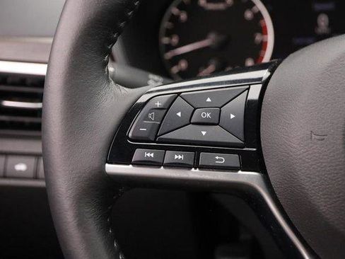 Used 2023 Nissan Altima 2.5 SL FWD image 12