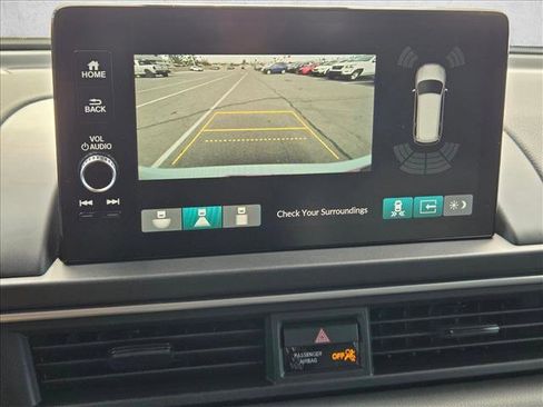 Used 2025 Honda Pilot Touring image 14