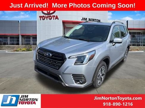 Used 2024 Subaru Forester Premium AWD/4WD image 2