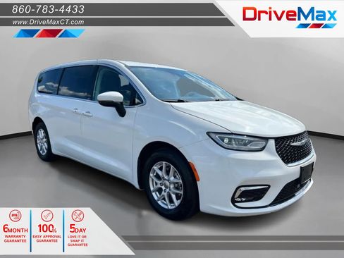 Used 2023 Chrysler Pacifica Touring-L FWD image 1