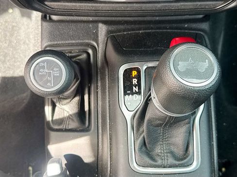 Certified 2023 Jeep Wrangler Unlimited w/ Convenience Group AWD/4WD image 18