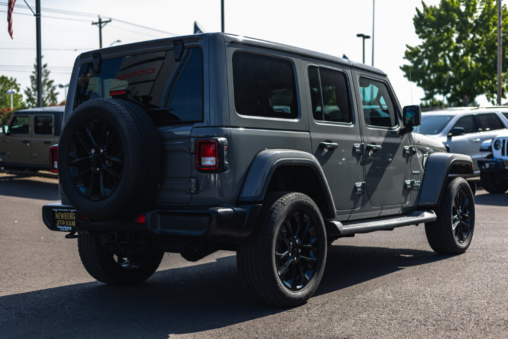 Used 2021 Jeep Wrangler Unlimited Sahara AWD/4WD image 8