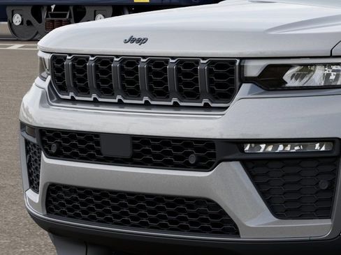 New 2026 Jeep Grand Cherokee L Limited AWD/4WD image 17
