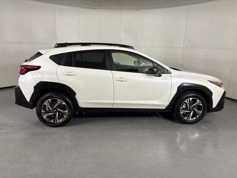 Used 2025 Subaru Crosstrek 2.5i Premium AWD/4WD image 9