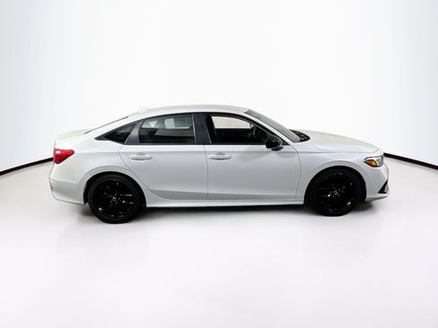 Used 2023 Honda Civic Sport image 4