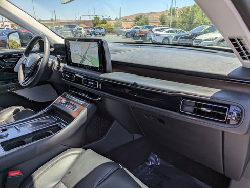 Used 2025 Lincoln Aviator Reserve w/ Luxury Package RWD image 33