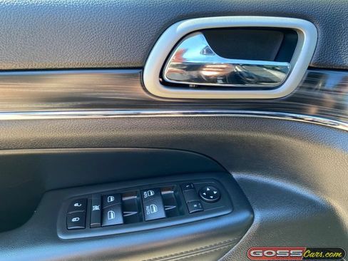 Used 2020 Jeep Grand Cherokee Limited AWD/4WD image 26
