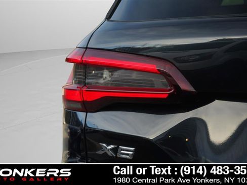 Used 2022 BMW X5 xDrive40i w/ M Sport Package image 24