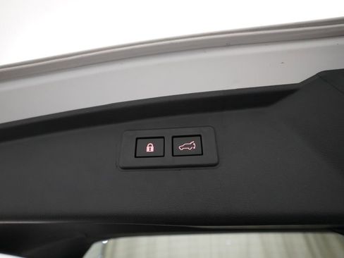 Used 2025 Subaru Outback Premium w/ Popular Package #1A image 16