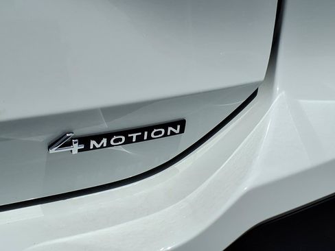 New 2026 Volkswagen Tiguan SE AWD/4WD image 9