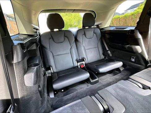 Used 2025 Volvo XC90 B6 Plus AWD/4WD image 37