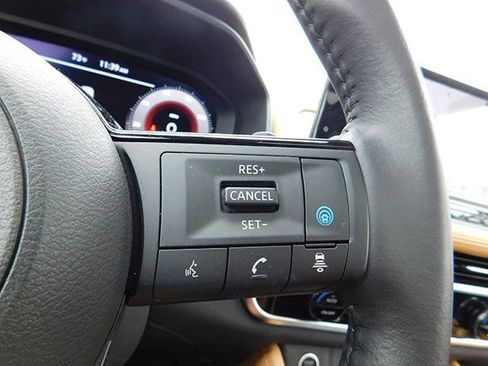 Used 2023 Nissan Rogue Platinum w/ Platinum Premium Package image 24