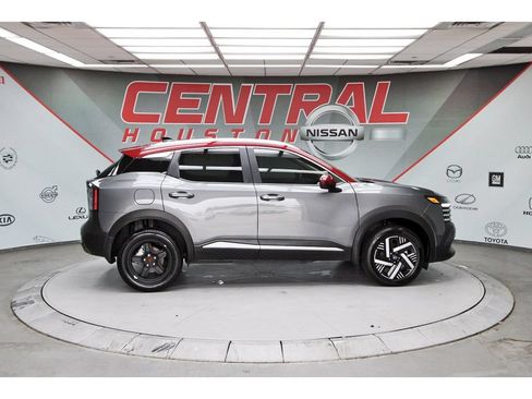 Certified 2026 Nissan Kicks SV FWD image 5