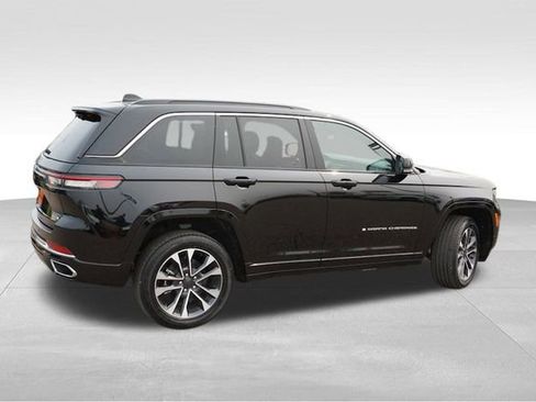 Used 2024 Jeep Grand Cherokee Overland w/ Advanced Protech Group III AWD/4WD image 4