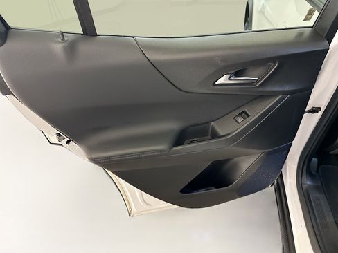 Used 2025 Chevrolet Equinox LT w/ Convenience Package II image 27