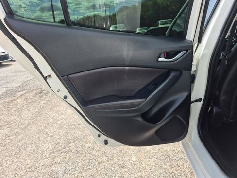 Used 2017 MAZDA MAZDA3 Touring FWD image 25