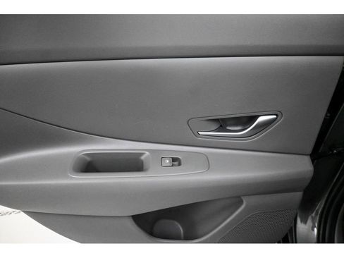 Used 2024 Hyundai Elantra Blue FWD image 22